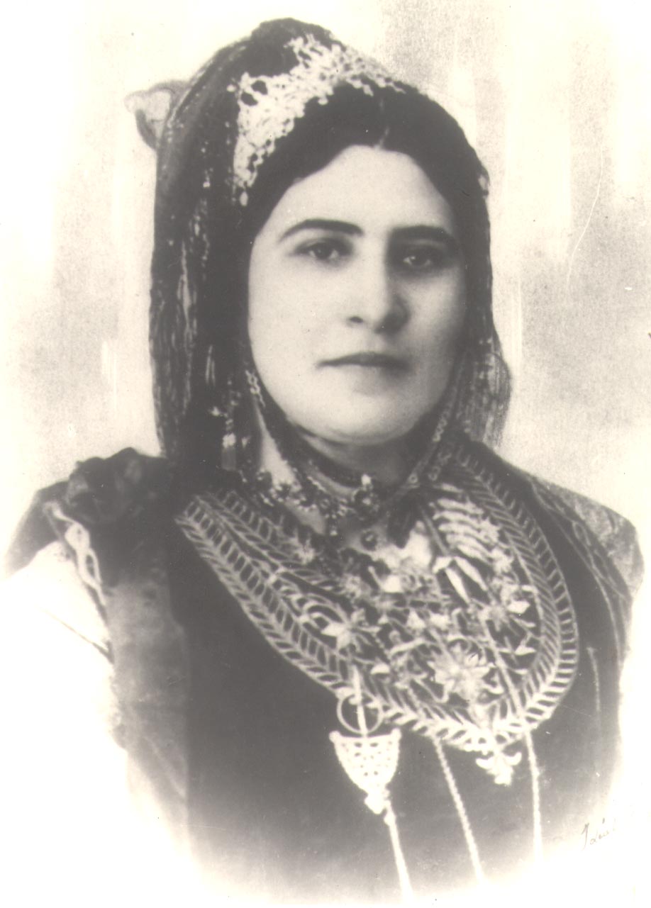 ID2136B.jpg